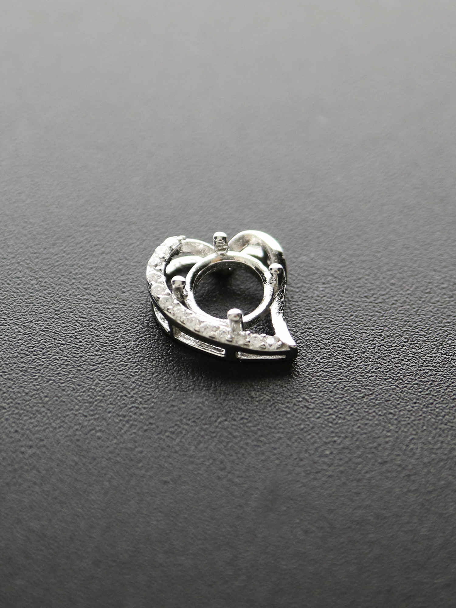 1Pcs 5-9MM Simple Round Bezel Gemstone Cz Stone Solid 925 Sterling Silver Prong Pendant Charm Settings Heart Shaple 1411230 - Click Image to Close